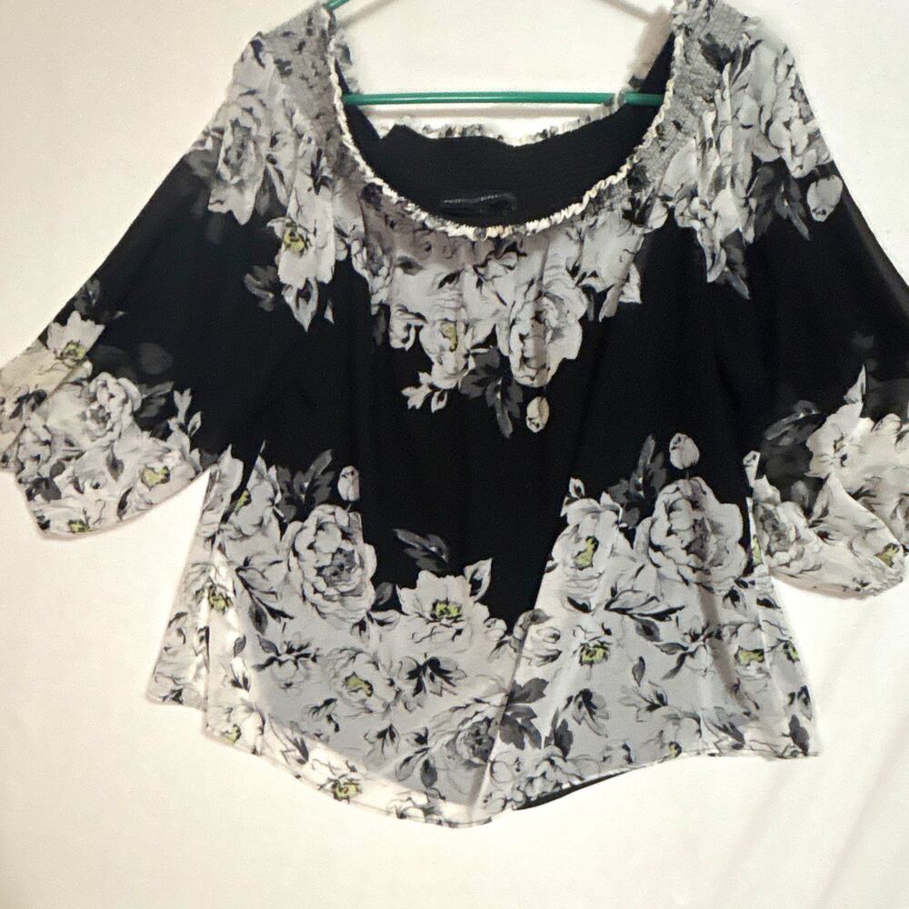 White House Black Market Women's Chiffon Floral Smocked Scoop Neck Blouse L